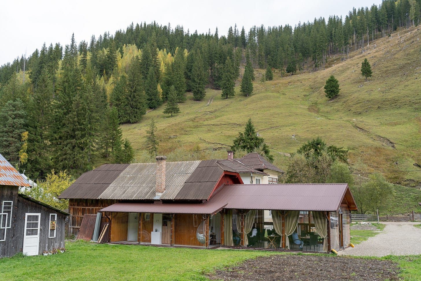 Mâncare la bunica acasă — PGL Talger din Pojorâta, Suceava