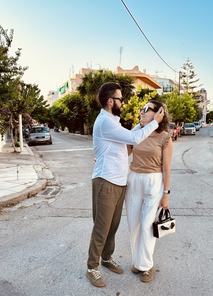 fotografie ansamblu cu doi adulți care poartă pantofi barefoot lang's