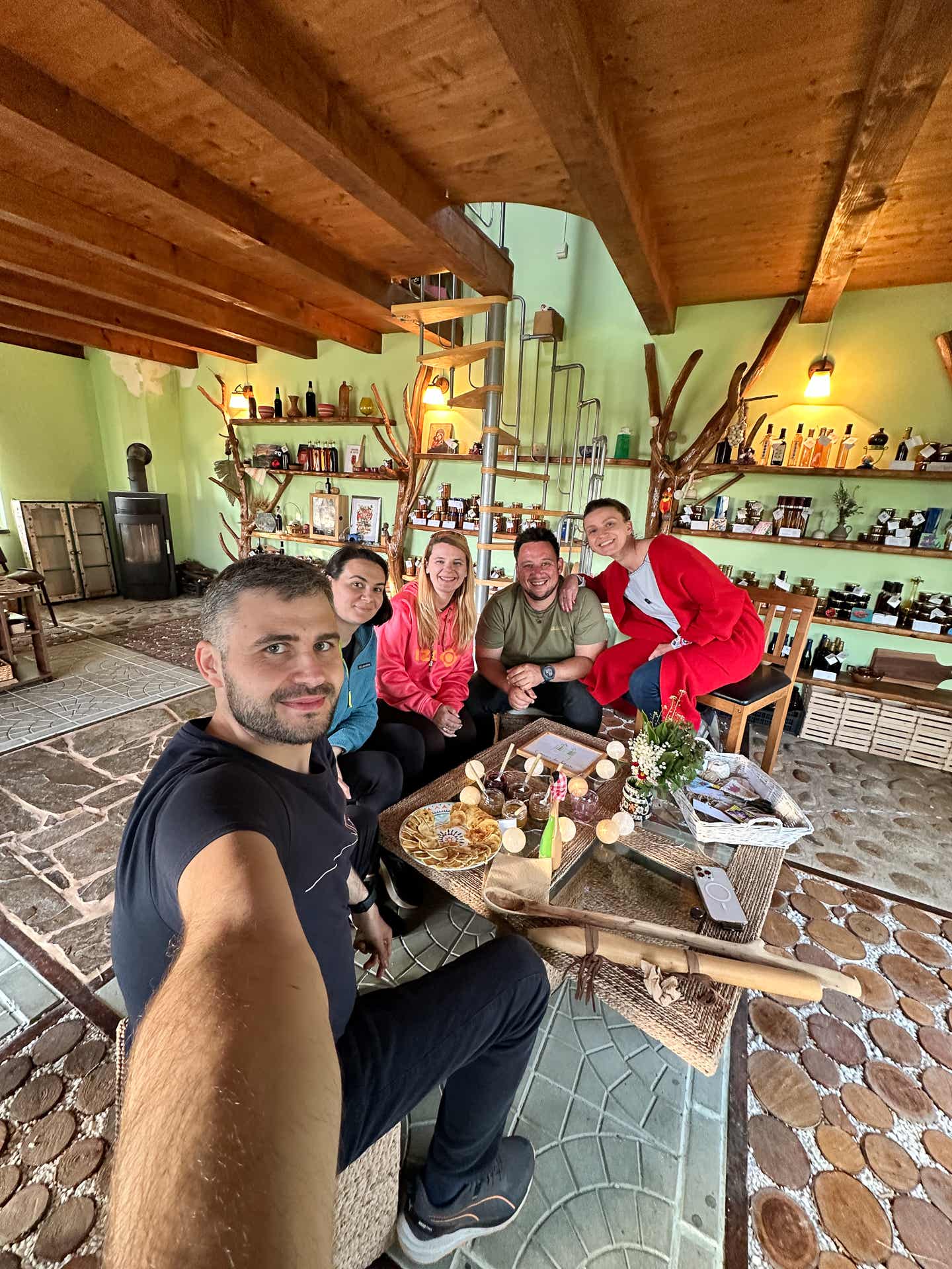 Selfie-ul de la final de concurs. Îți poți da seama cine a ghicit dulcețurile?