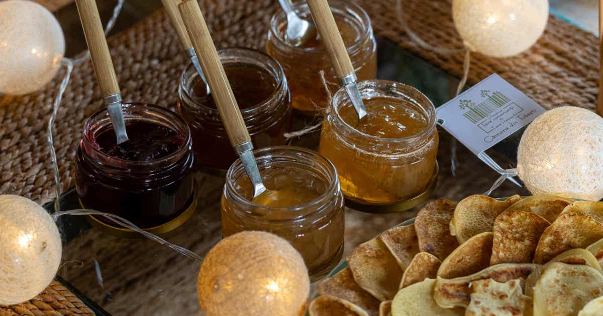 Degustare de dulceață de flori pe nevăzute